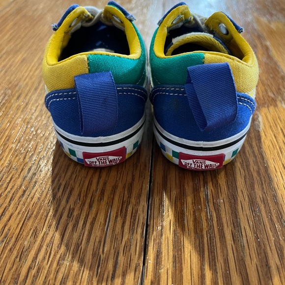 Vans - Picture 3 of 4